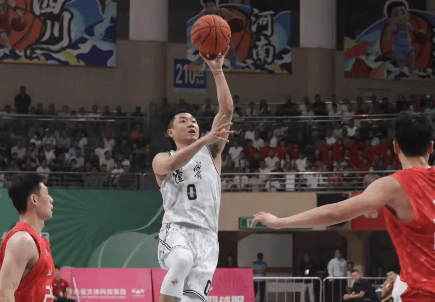 山西队鏖战快船，高诗岩扛起全队