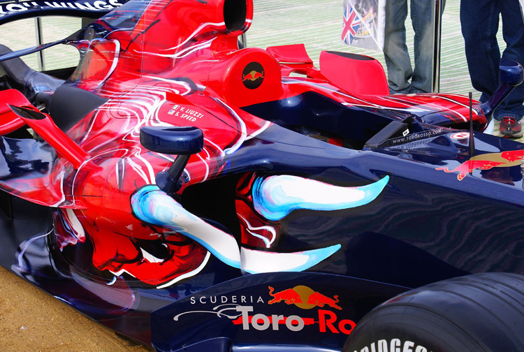 红牛车队横扫法拉利，诺里斯高光表现