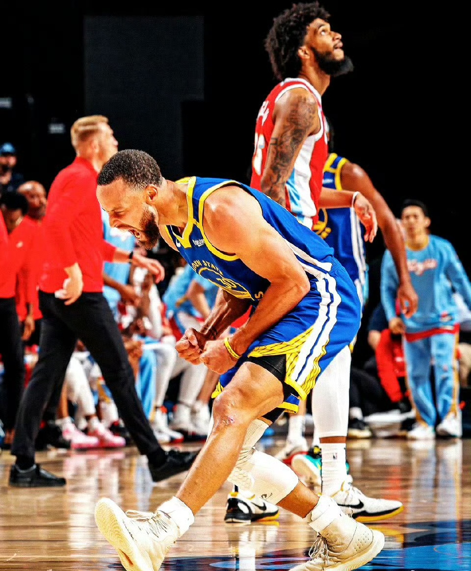 勇士翻盘灰熊，拉文高光表现