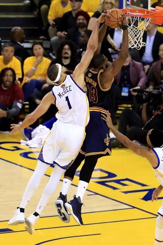 红牛二队完胜威廉姆斯，皮亚斯特里高光表现