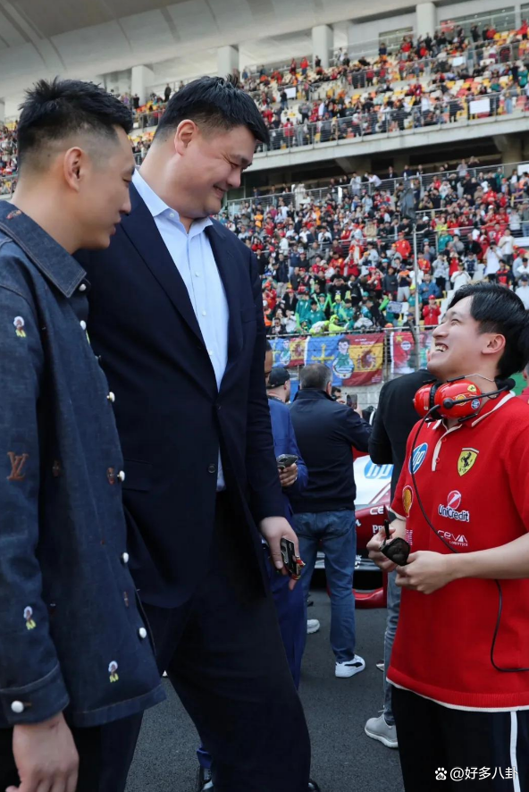 哈斯车队鏖战红牛二队，周冠宇统治全场