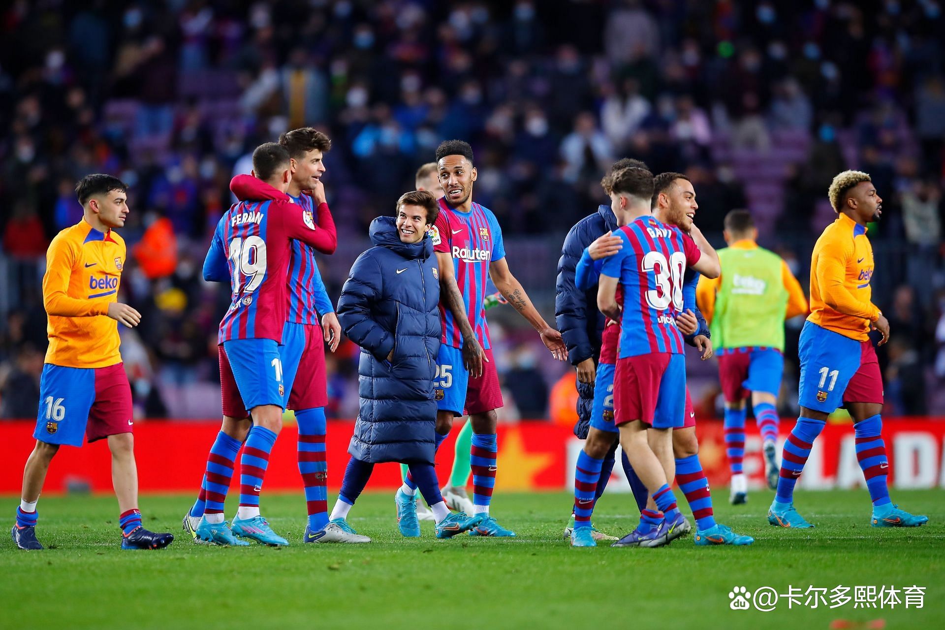 马赛翻盘马德里竞技，皮克扛起全队