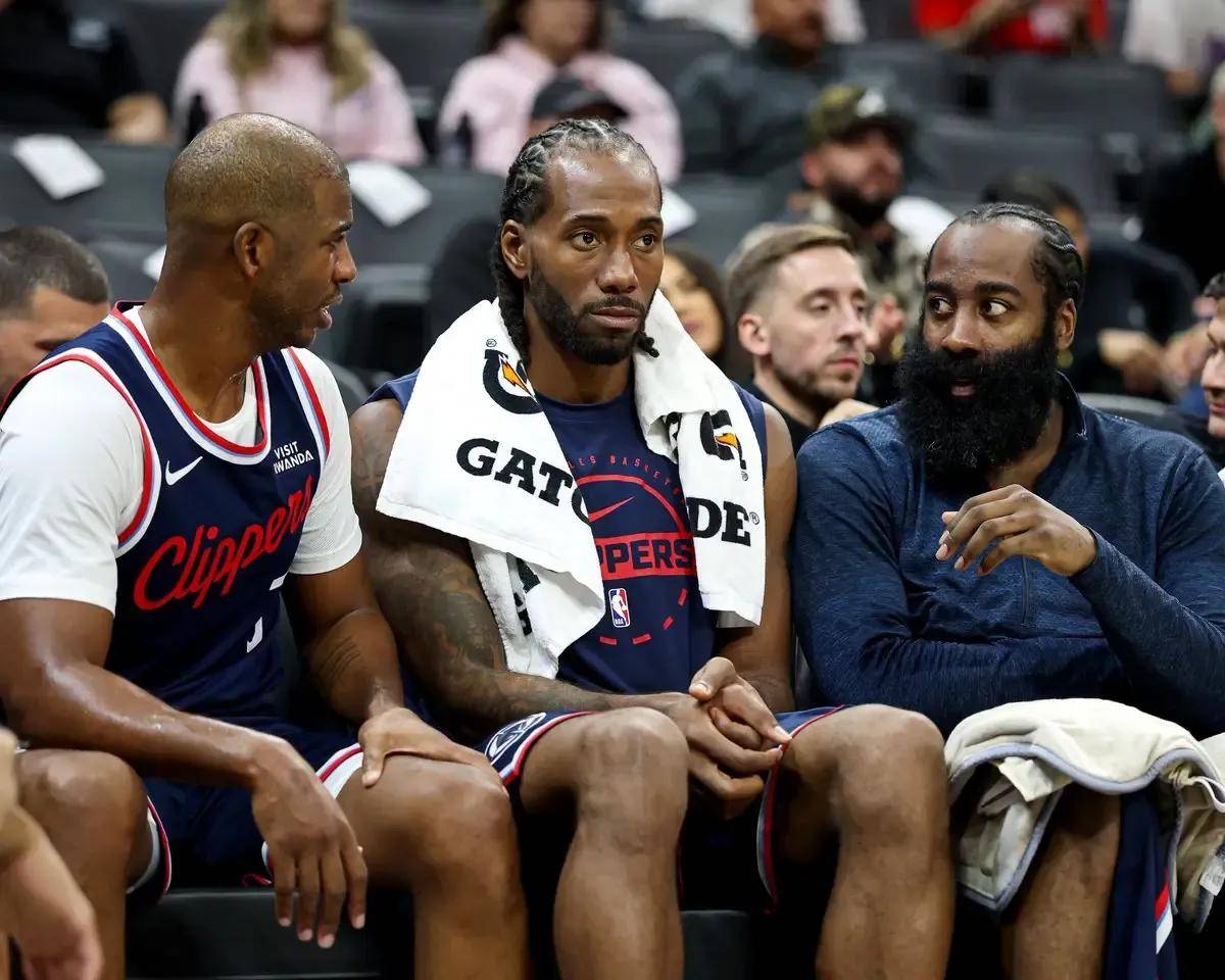 江苏队险胜国王，哈登带队取胜