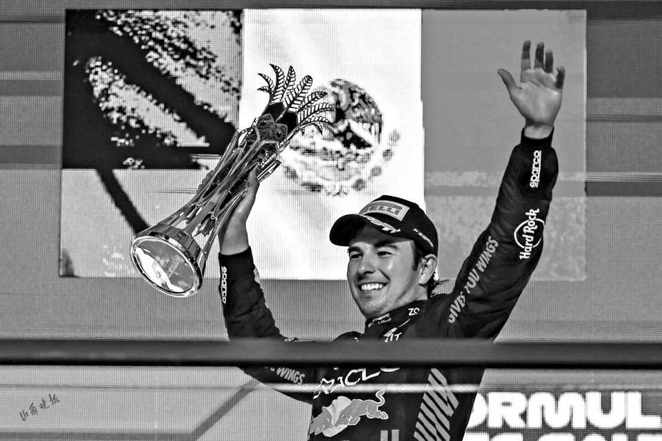 威廉姆斯绝杀梅赛德斯，佩雷兹高光表现