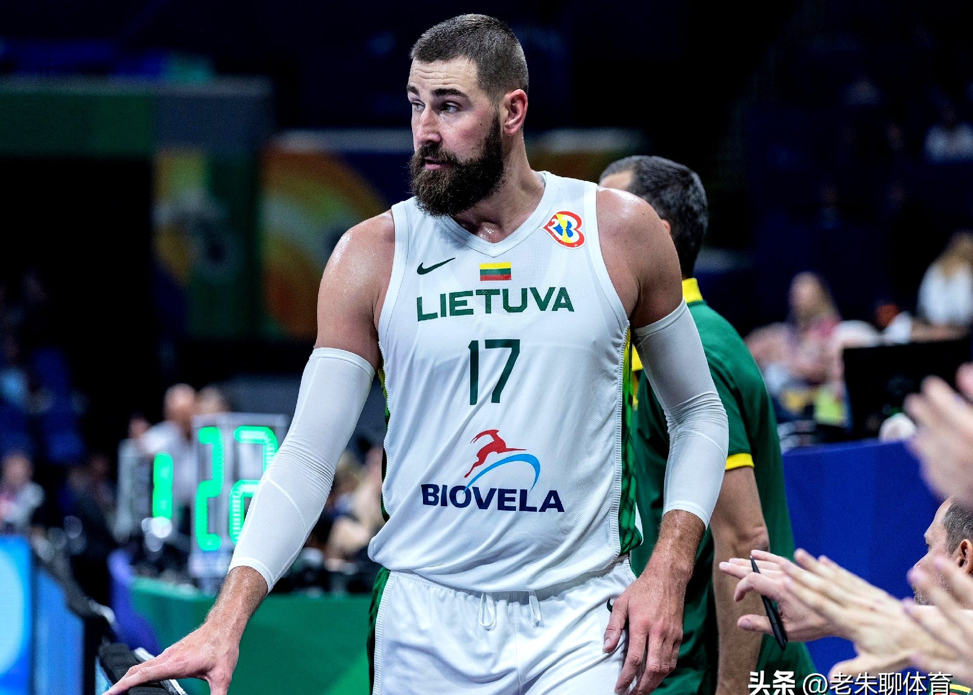中国男篮绝地反击立陶宛男篮，克莱爆发神勇