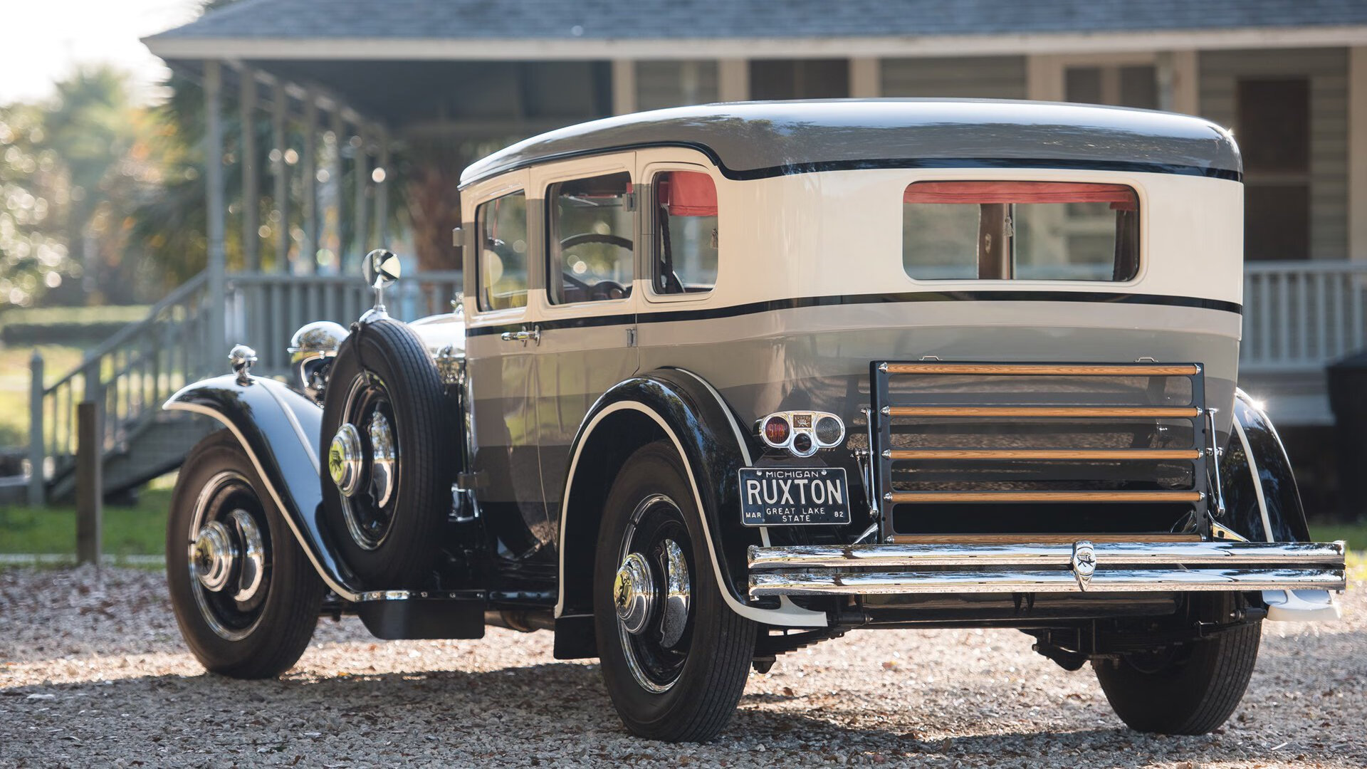 英超争冠焦点战与篮网战术，竞技场上的压制艺术